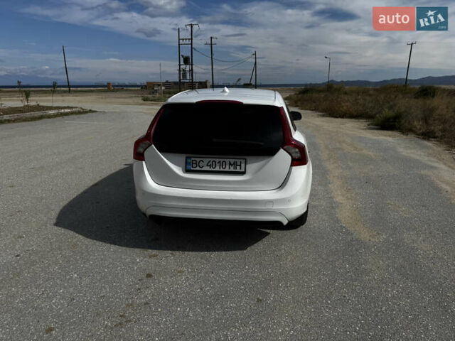 Белый Вольво B60, объемом двигателя 1.56 л и пробегом 306 тыс. км за 10413 $, фото 12 на Automoto.ua