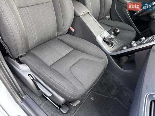 Белый Вольво B60, объемом двигателя 1.6 л и пробегом 242 тыс. км за 10850 $, фото 115 на Automoto.ua