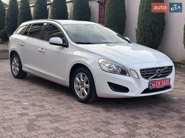 Белый Вольво B60, объемом двигателя 1.6 л и пробегом 242 тыс. км за 10850 $, фото 8 на Automoto.ua