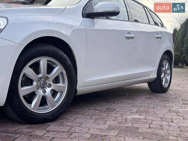 Белый Вольво B60, объемом двигателя 1.6 л и пробегом 242 тыс. км за 10850 $, фото 37 на Automoto.ua