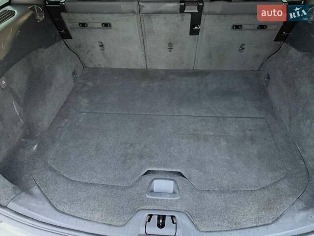 Белый Вольво B60, объемом двигателя 1.98 л и пробегом 183 тыс. км за 12900 $, фото 31 на Automoto.ua