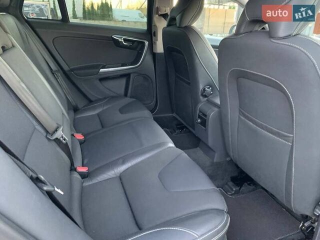 Белый Вольво B60, объемом двигателя 1.98 л и пробегом 183 тыс. км за 12900 $, фото 28 на Automoto.ua