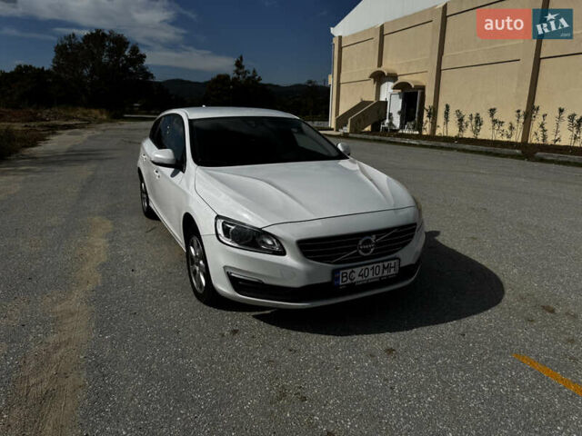 Белый Вольво B60, объемом двигателя 1.56 л и пробегом 306 тыс. км за 10413 $, фото 18 на Automoto.ua