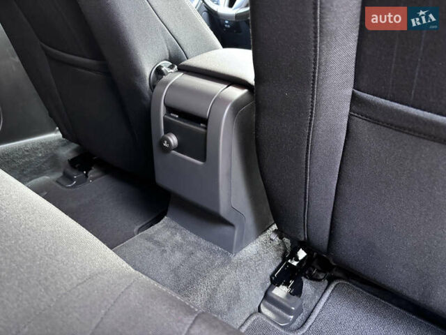 Белый Вольво B60, объемом двигателя 1.6 л и пробегом 242 тыс. км за 10850 $, фото 103 на Automoto.ua