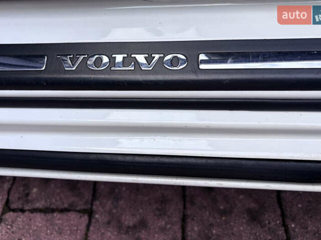 Белый Вольво B60, объемом двигателя 1.6 л и пробегом 242 тыс. км за 10850 $, фото 82 на Automoto.ua