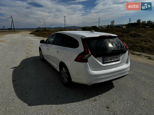 Белый Вольво B60, объемом двигателя 1.56 л и пробегом 306 тыс. км за 10413 $, фото 14 на Automoto.ua