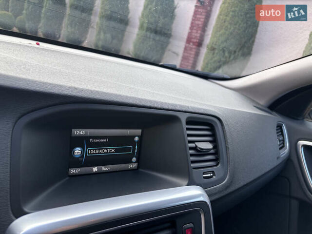 Белый Вольво B60, объемом двигателя 1.6 л и пробегом 242 тыс. км за 10850 $, фото 143 на Automoto.ua