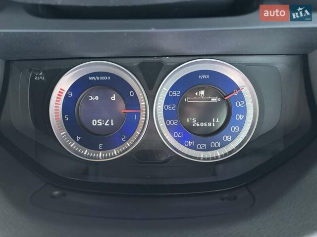 Белый Вольво B60, объемом двигателя 1.98 л и пробегом 183 тыс. км за 12900 $, фото 39 на Automoto.ua