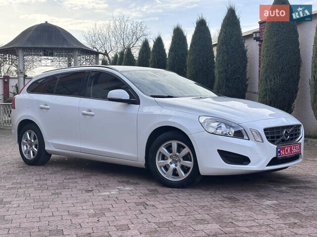Белый Вольво B60, объемом двигателя 1.6 л и пробегом 242 тыс. км за 10850 $, фото 10 на Automoto.ua