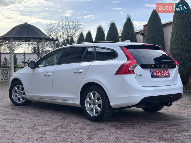Белый Вольво B60, объемом двигателя 1.6 л и пробегом 242 тыс. км за 10850 $, фото 47 на Automoto.ua