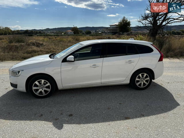 Белый Вольво B60, объемом двигателя 1.56 л и пробегом 306 тыс. км за 10413 $, фото 16 на Automoto.ua