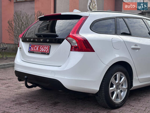 Белый Вольво B60, объемом двигателя 1.6 л и пробегом 242 тыс. км за 10850 $, фото 67 на Automoto.ua