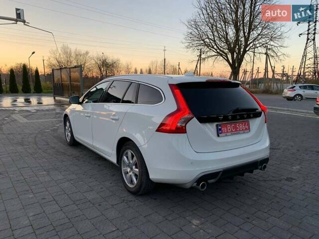 Белый Вольво B60, объемом двигателя 1.98 л и пробегом 183 тыс. км за 12900 $, фото 11 на Automoto.ua