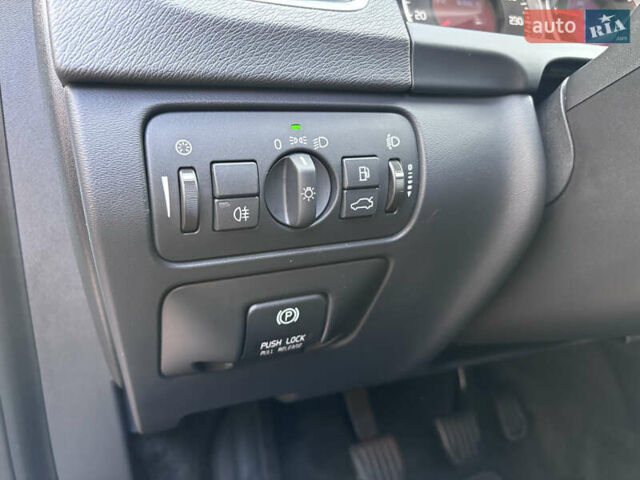 Белый Вольво B60, объемом двигателя 1.6 л и пробегом 242 тыс. км за 10850 $, фото 128 на Automoto.ua