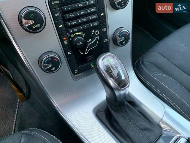 Белый Вольво B60, объемом двигателя 1.98 л и пробегом 183 тыс. км за 12900 $, фото 22 на Automoto.ua