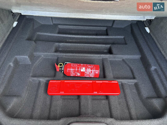 Белый Вольво B60, объемом двигателя 1.6 л и пробегом 242 тыс. км за 10850 $, фото 151 на Automoto.ua