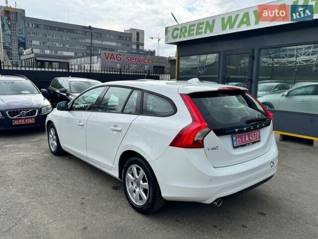 Білий Вольво B60, об'ємом двигуна 2 л та пробігом 257 тис. км за 14200 $, фото 4 на Automoto.ua