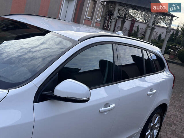 Белый Вольво B60, объемом двигателя 1.6 л и пробегом 242 тыс. км за 10850 $, фото 40 на Automoto.ua