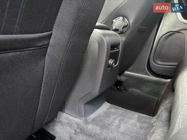 Белый Вольво B60, объемом двигателя 1.6 л и пробегом 242 тыс. км за 10850 $, фото 93 на Automoto.ua