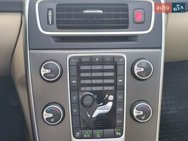 Белый Вольво B60, объемом двигателя 1.97 л и пробегом 156 тыс. км за 11500 $, фото 26 на Automoto.ua