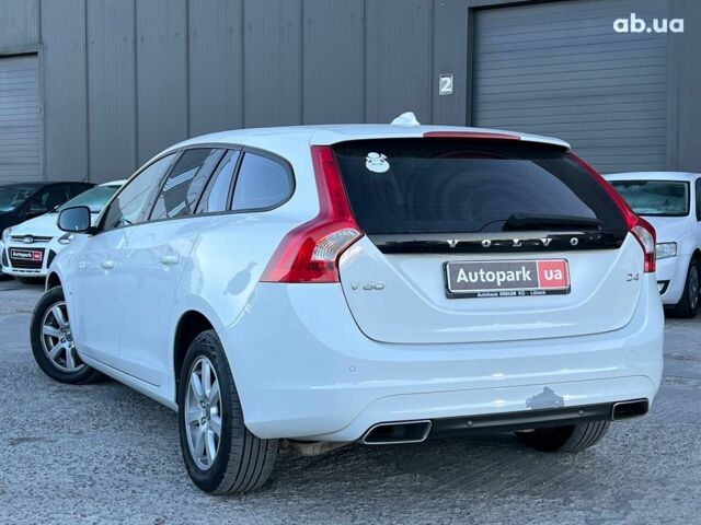 Белый Вольво B60, объемом двигателя 2 л и пробегом 300 тыс. км за 13940 $, фото 4 на Automoto.ua