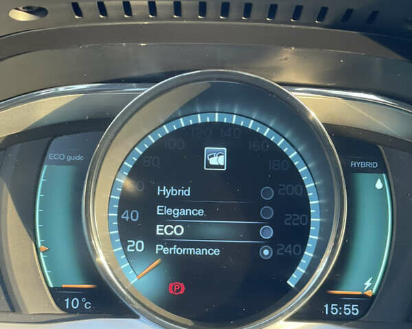 Белый Вольво B60, объемом двигателя 2.4 л и пробегом 214 тыс. км за 17299 $, фото 89 на Automoto.ua