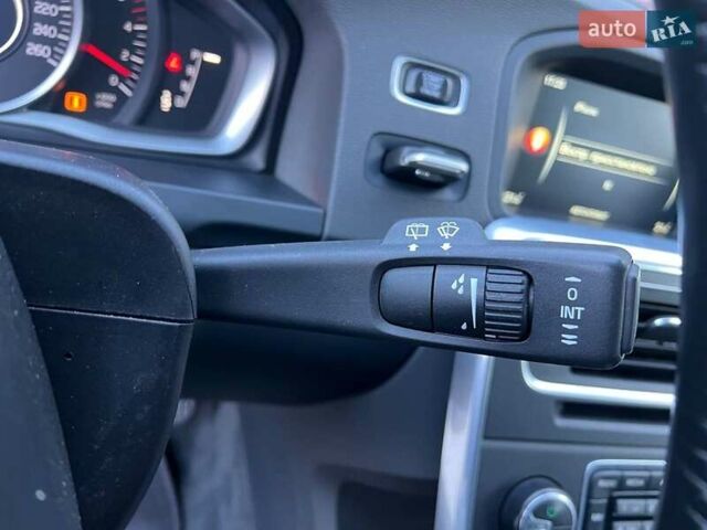 Вольво B60 2014 у Львові на Automoto.ua Білий Вольво B60, об'ємом двигуна 2 л та пробігом 300 тис. км за 13940 $, фото 22 на Automoto.ua