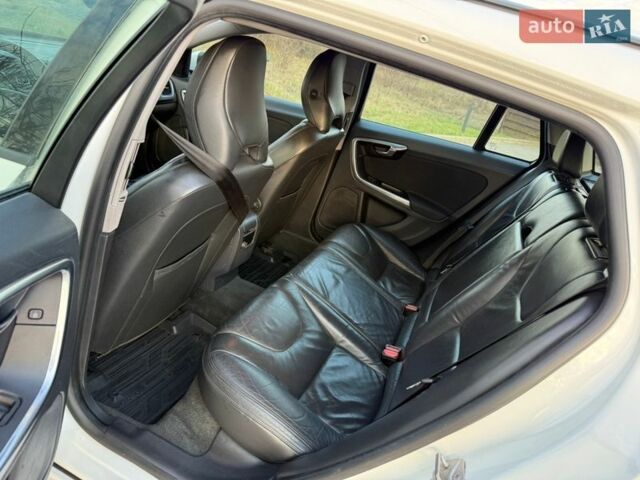 Білий Вольво B60, об'ємом двигуна 2 л та пробігом 267 тис. км за 10600 $, фото 42 на Automoto.ua