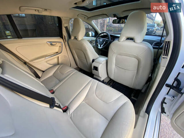 Вольво B60 2014 у Кропивницькому (Кіровограді) на Automoto.ua Білий Вольво B60, об'ємом двигуна 2 л та пробігом 249 тис. км за 12500 $, фото 23 на Automoto.ua