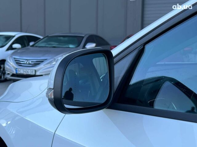 Белый Вольво B60, объемом двигателя 2 л и пробегом 300 тыс. км за 13940 $, фото 11 на Automoto.ua