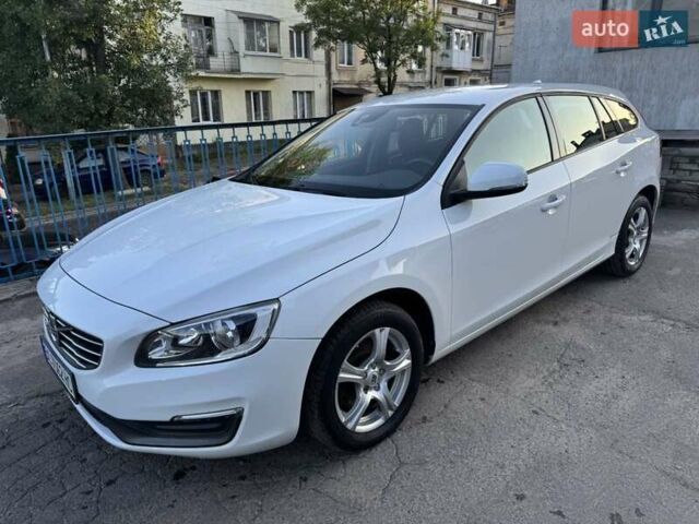 Белый Вольво B60, объемом двигателя 2 л и пробегом 272 тыс. км за 10500 $, фото 6 на Automoto.ua