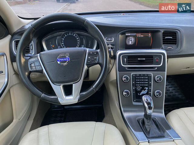 Вольво B60 2014 у Кропивницькому (Кіровограді) на Automoto.ua Білий Вольво B60, об'ємом двигуна 2 л та пробігом 249 тис. км за 12500 $, фото 16 на Automoto.ua