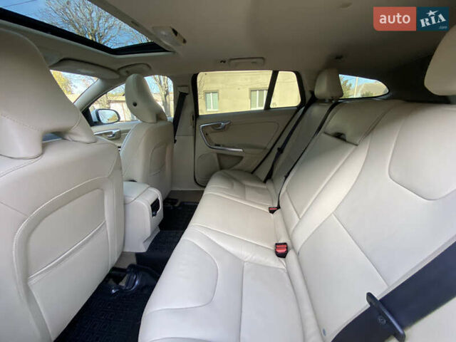 Вольво B60 2014 у Кропивницькому (Кіровограді) на Automoto.ua Білий Вольво B60, об'ємом двигуна 2 л та пробігом 249 тис. км за 12500 $, фото 19 на Automoto.ua