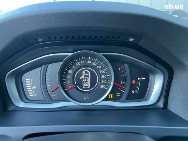 Белый Вольво B60, объемом двигателя 2 л и пробегом 300 тыс. км за 13940 $, фото 18 на Automoto.ua