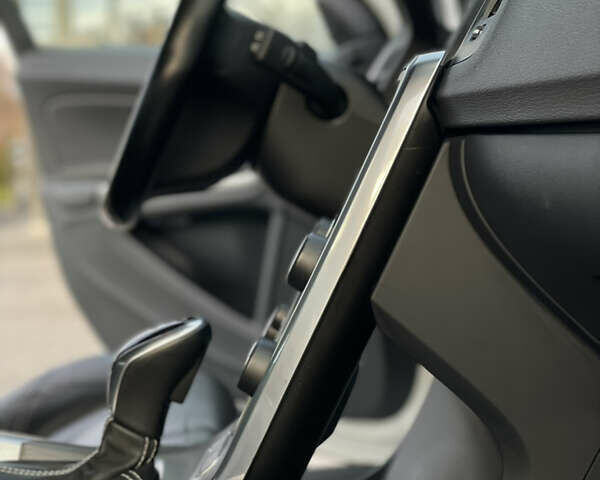 Белый Вольво B60, объемом двигателя 2.4 л и пробегом 214 тыс. км за 17299 $, фото 53 на Automoto.ua