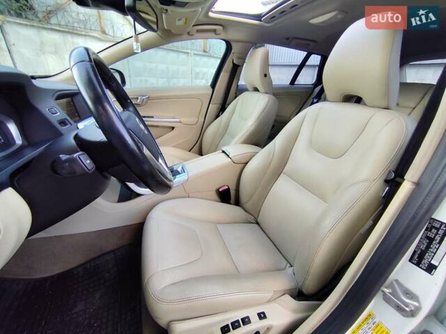 Белый Вольво B60, объемом двигателя 1.97 л и пробегом 156 тыс. км за 11500 $, фото 12 на Automoto.ua