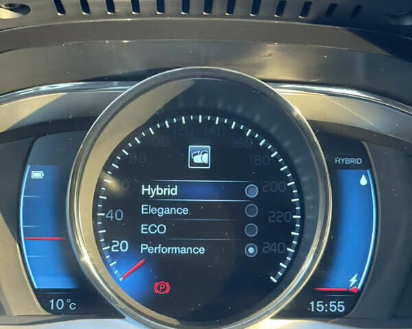 Белый Вольво B60, объемом двигателя 2.4 л и пробегом 214 тыс. км за 17299 $, фото 91 на Automoto.ua