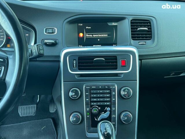 Белый Вольво B60, объемом двигателя 2 л и пробегом 300 тыс. км за 13940 $, фото 25 на Automoto.ua