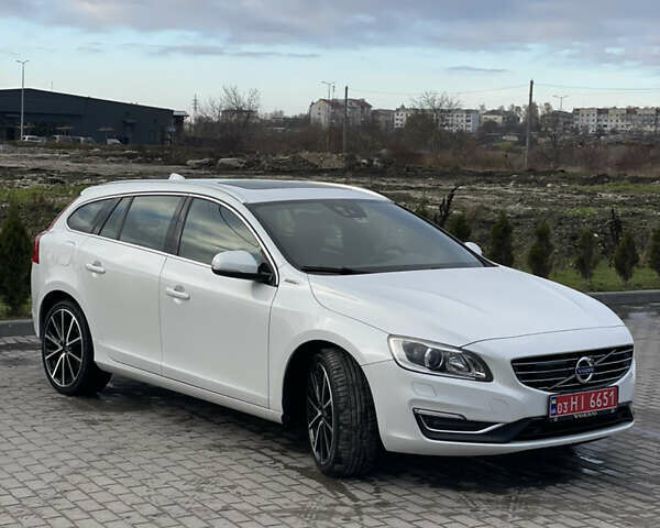 Белый Вольво B60, объемом двигателя 2.4 л и пробегом 214 тыс. км за 17299 $, фото 13 на Automoto.ua