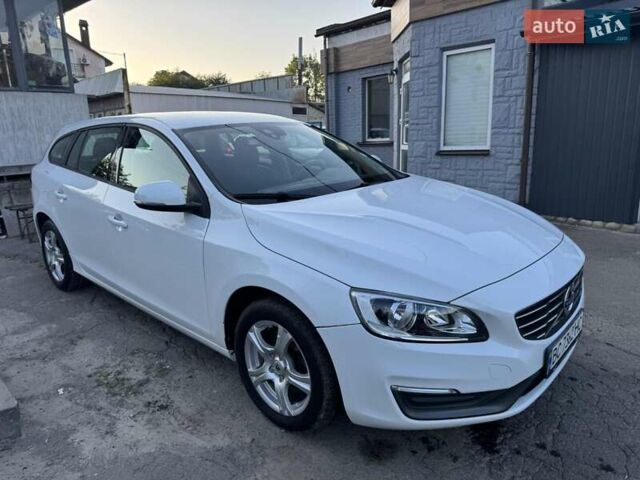 Белый Вольво B60, объемом двигателя 2 л и пробегом 272 тыс. км за 10500 $, фото 9 на Automoto.ua