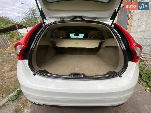 Вольво B60 2014 у Кропивницькому (Кіровограді) на Automoto.ua Білий Вольво B60, об'ємом двигуна 2 л та пробігом 249 тис. км за 12500 $, фото 35 на Automoto.ua