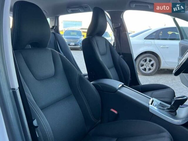 Вольво B60 2014 у Львові на Automoto.ua Білий Вольво B60, об'ємом двигуна 2 л та пробігом 300 тис. км за 13940 $, фото 36 на Automoto.ua