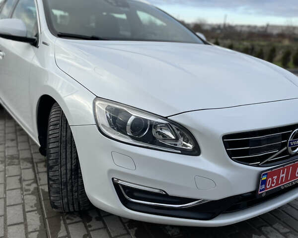 Белый Вольво B60, объемом двигателя 2.4 л и пробегом 214 тыс. км за 17299 $, фото 23 на Automoto.ua