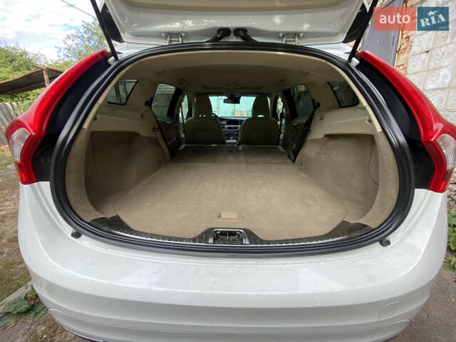 Вольво B60 2014 у Кропивницькому (Кіровограді) на Automoto.ua Білий Вольво B60, об'ємом двигуна 2 л та пробігом 249 тис. км за 12500 $, фото 37 на Automoto.ua