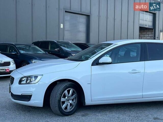 Вольво B60 2014 у Львові на Automoto.ua Білий Вольво B60, об'ємом двигуна 2 л та пробігом 300 тис. км за 13940 $, фото 2 на Automoto.ua