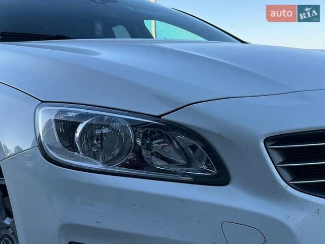 Вольво B60 2014 у Львові на Automoto.ua Білий Вольво B60, об'ємом двигуна 2 л та пробігом 300 тис. км за 13940 $, фото 10 на Automoto.ua