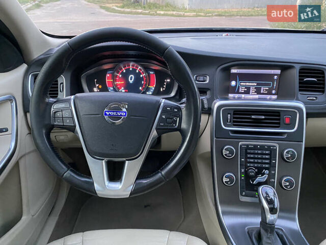 Вольво B60 2014 у Кропивницькому (Кіровограді) на Automoto.ua Білий Вольво B60, об'ємом двигуна 2 л та пробігом 249 тис. км за 12500 $, фото 34 на Automoto.ua