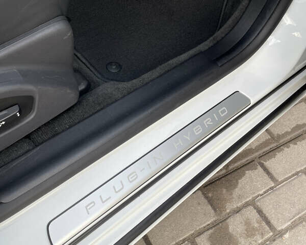 Белый Вольво B60, объемом двигателя 2.4 л и пробегом 214 тыс. км за 17299 $, фото 48 на Automoto.ua