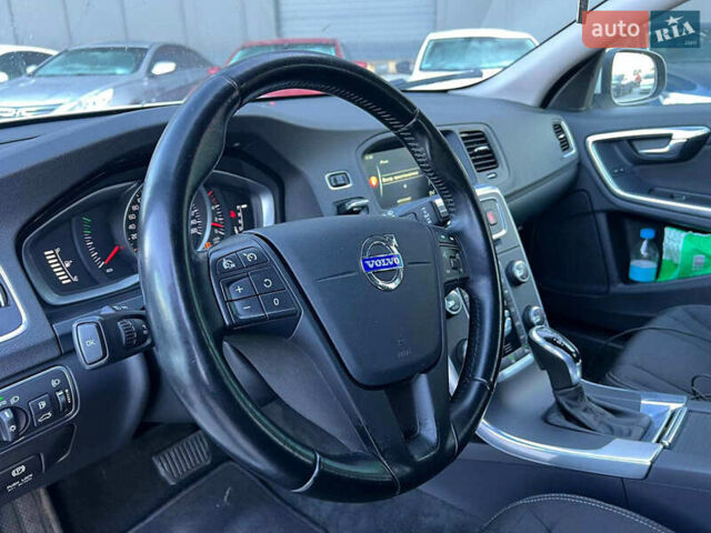 Вольво B60 2014 у Львові на Automoto.ua Білий Вольво B60, об'ємом двигуна 2 л та пробігом 300 тис. км за 13940 $, фото 17 на Automoto.ua