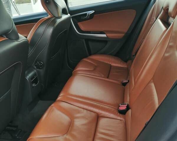 Білий Вольво B60, об'ємом двигуна 2.4 л та пробігом 377 тис. км за 14500 $, фото 26 на Automoto.ua